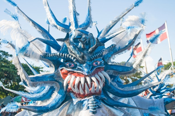 Masque traditionnel de carnaval de la république Dominicaine