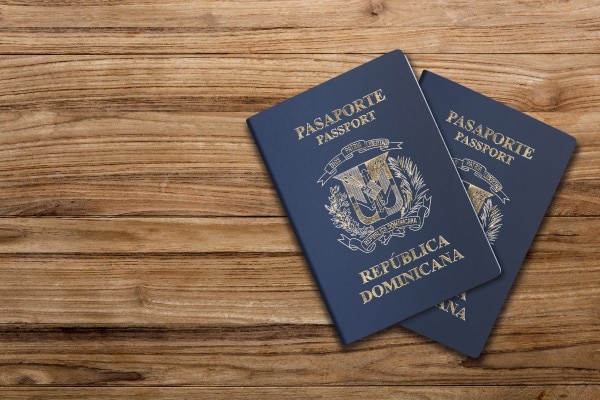 2 passeports de la République Dominicaine