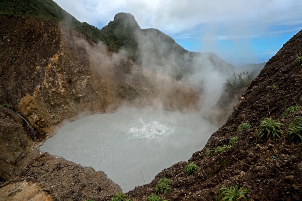 Boiling Lake : Vallée de la désolation sur l'île de la Dominique (caraïbes)