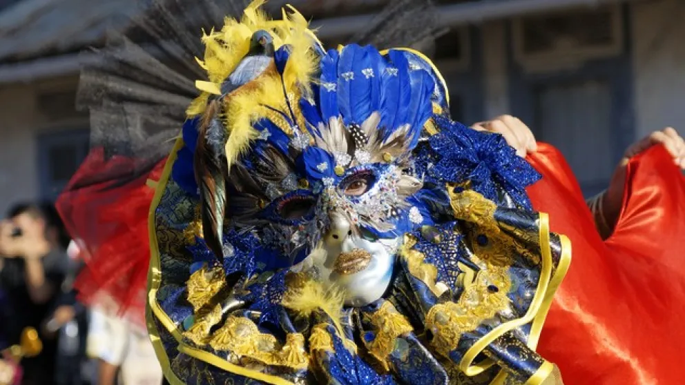 Rencontre avec les Touloulous, reines du carnaval guyanais Rencontre avec les Touloulous, reines du carnaval guyanais