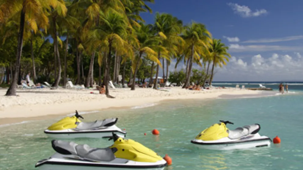 Jet Ski en Guadeloupe : Les meilleurs spots et conseils pratiques pour une aventure inoubliable
