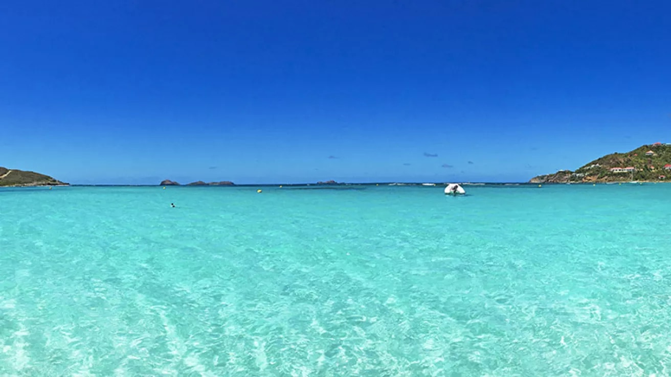  Vista de la magnífica playa de Saint Jean en San Bartolomé