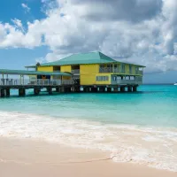 Pebbles Beach, belle plage des Caraïbes à Bridgetown, à la Barbade