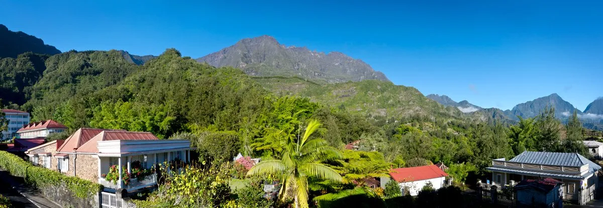 Photo panoramique de Hell Bourg à la Réunion Photo panoramique de Hell Bourg à la Réunion