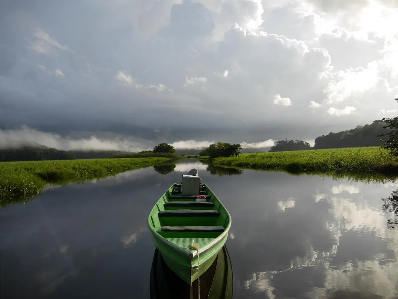 Pirogue sur Marais de Kaw