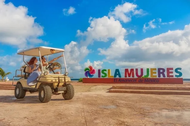 Couple voiturette de Golf Isla Mujeres