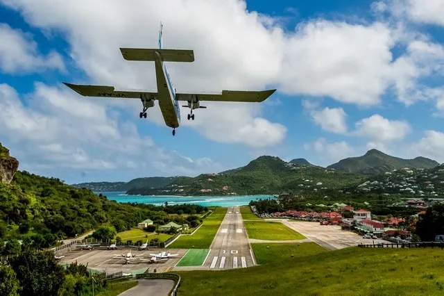 Avion atterissant à St Barth