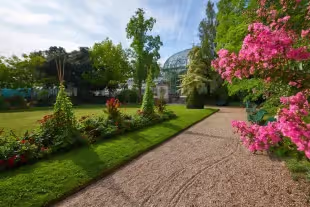 Promenade dans le jardin botanique Jardin des Serres d'Auteuil